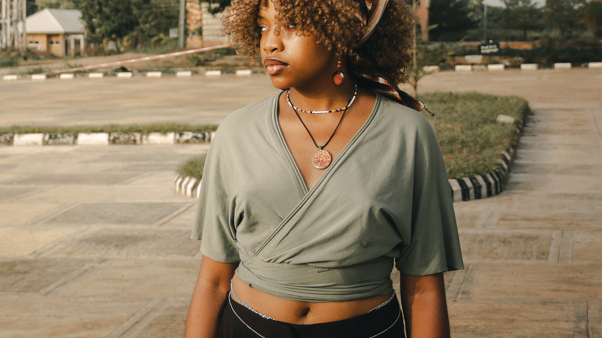 How to Wear Waist Beads: Traditions and Body Awareness